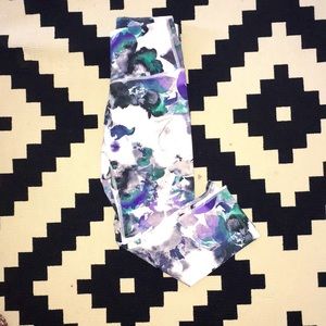 Apana floral yoga legging  Capri style Sz xs